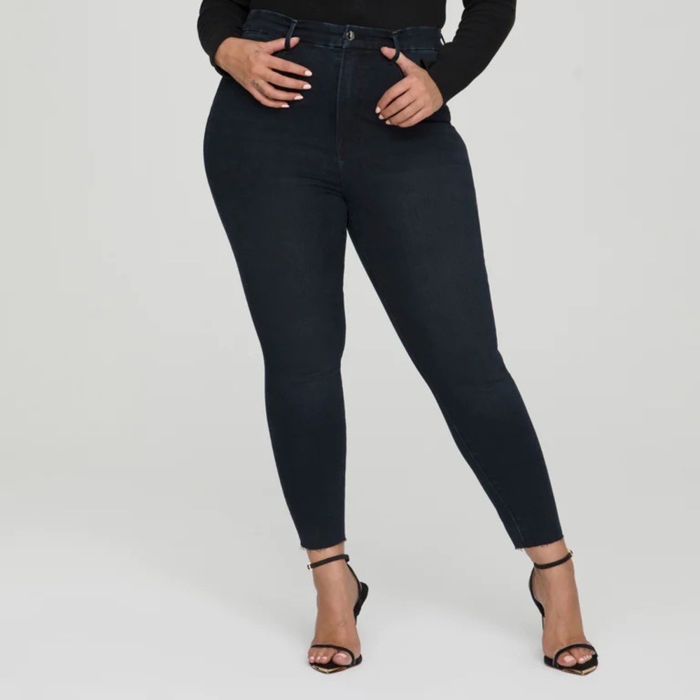 NWT Good American Good Waist Crop Distressed Black Size 16